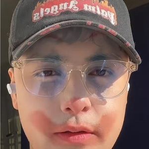 Meet your Posher, Juan